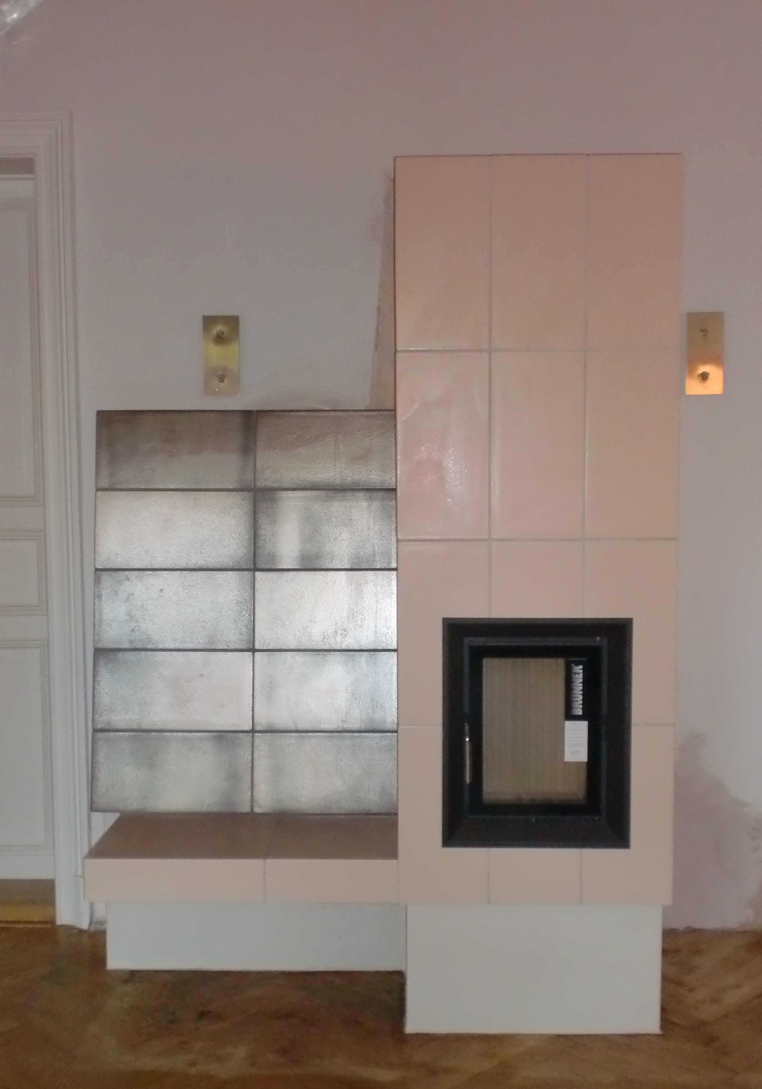 HKD 5.1/12 mit Grundofenfeuerraum 37x37 (Brunner), Ofenkeramik in den Glasuren Terra und Kupfer (WOK)